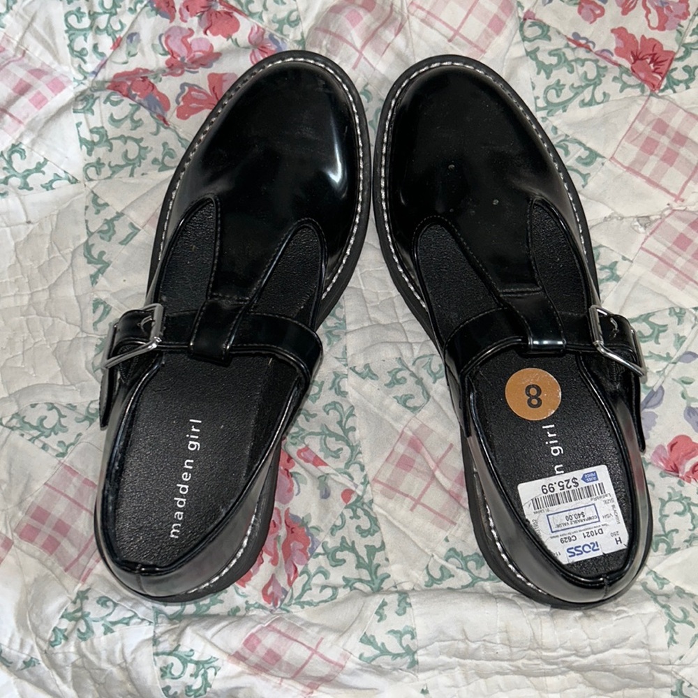 Classic Mary Jane Shoes - Timeless Elegance